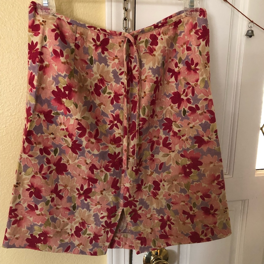 Just in time for spring a linen floral skirt